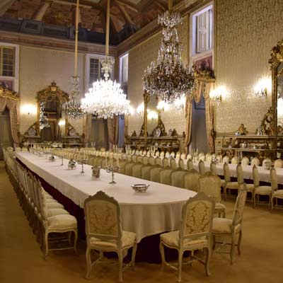 La superbe salle de banquet du palais