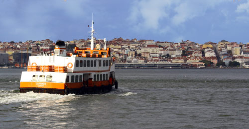 ferry a Cacilhas  desde Lisboa