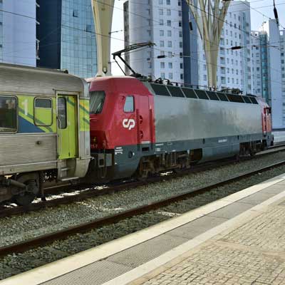 Der Intercidades von Comboios de Portugal nach Evora