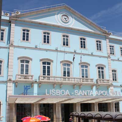 Neoklasyczna Santa Apolonia to najstarszy dworzec kolejowy w Lizbonie