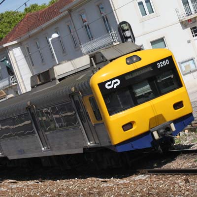 Carcavelos beach train