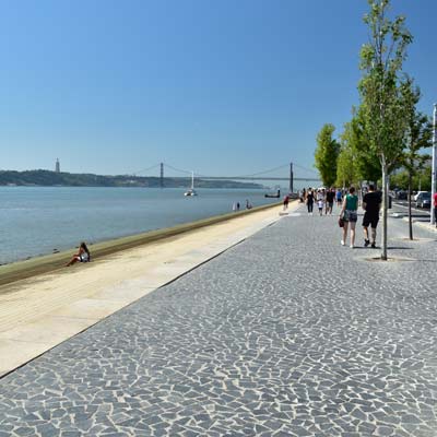 Avenida Ribeira das Naus Lissabon