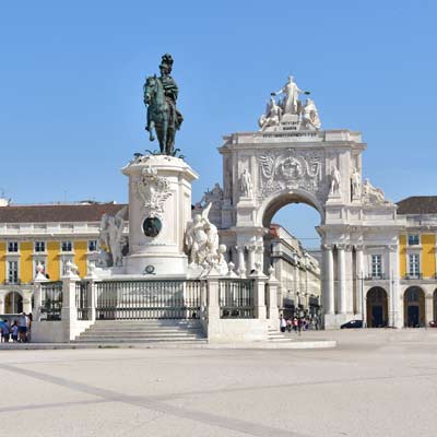 Торговая площадь в центре Лиссабона