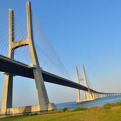 Длина моста «Васко да Гама» больше 17 км