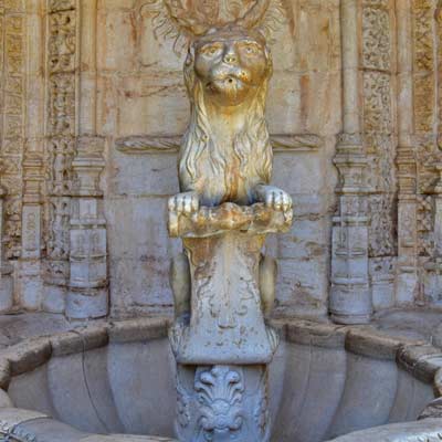 lion fountain Mosteiro dos Jerónimos 