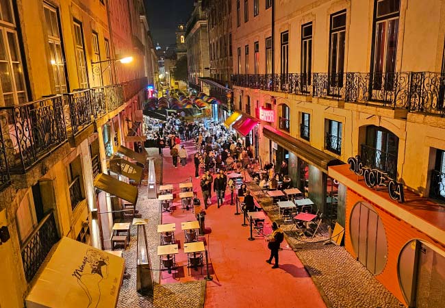 Rua Cor de Rosa Pink Street Lisbona