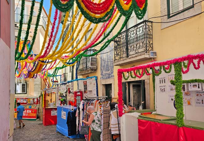 Decorazioni per la Festa dei Santi Popolari