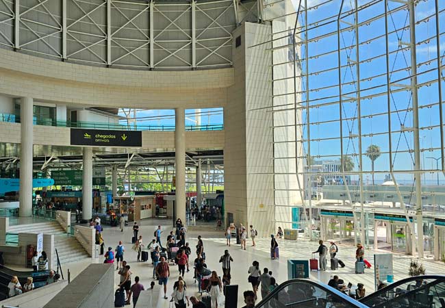 Lisbon airport arrivals hall