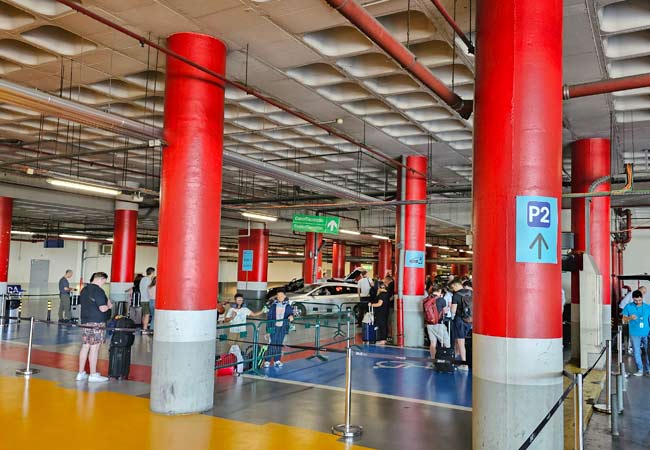 pick-up area uber and bolt Lisbon airport