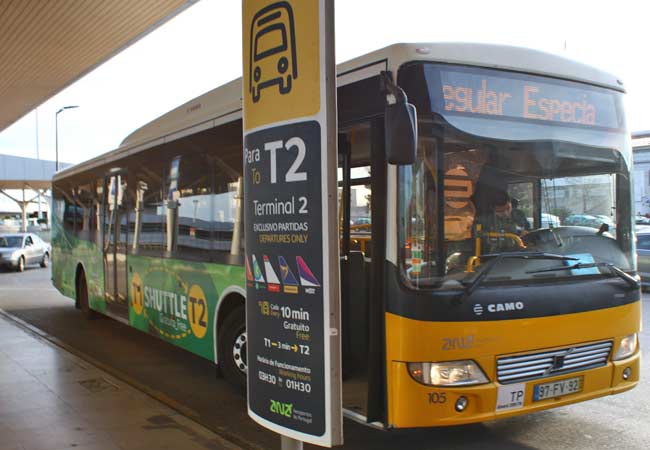 Autobus per il Terminal 2 all'aeroporto di Lisbona