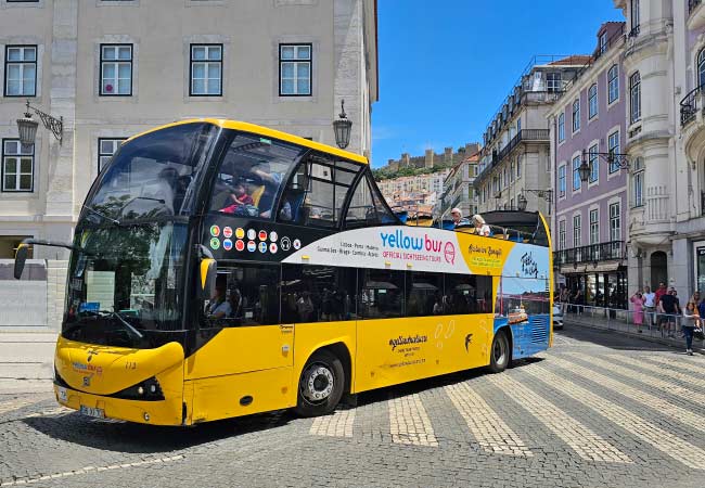 Un autobus della compagnia Yellow Bus Tour