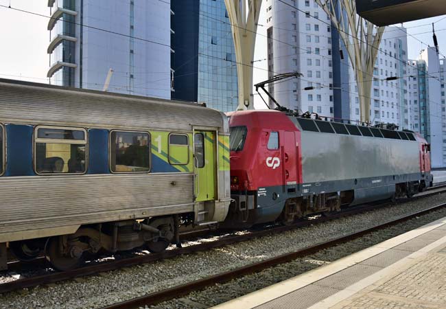 Le train Intercidade pour Porto.