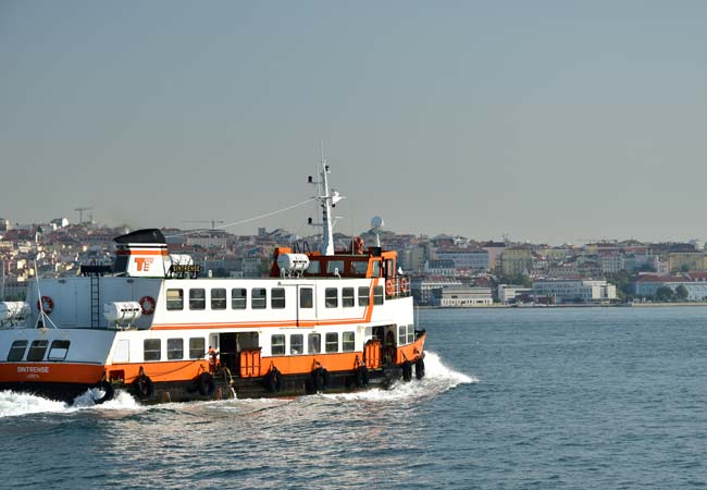 Cacilhas ferry