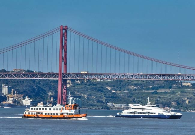 El ferry desde Lisboa a Cacilhas