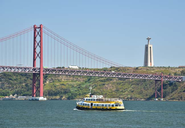 lisbon tour boat