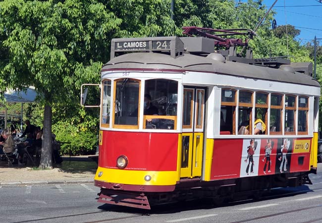E24 tram Lisbon