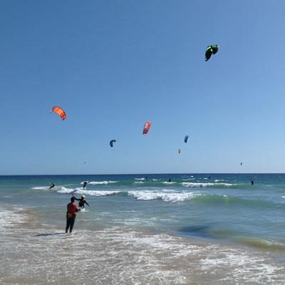 Surf y kitesurf en Costa da Caparica